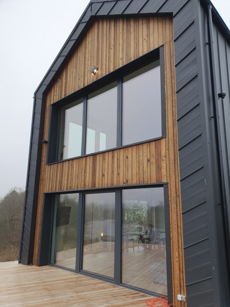 merevaik põletatud puit lehis